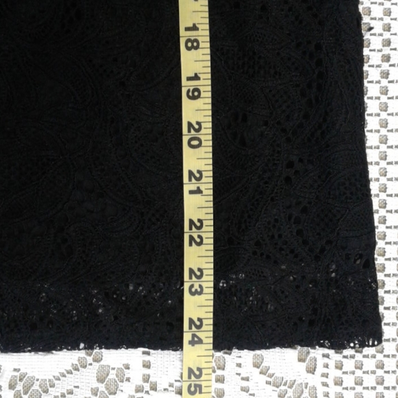 Liz Claiborne pretty lace black short sleeved top - Picture 9 of 12